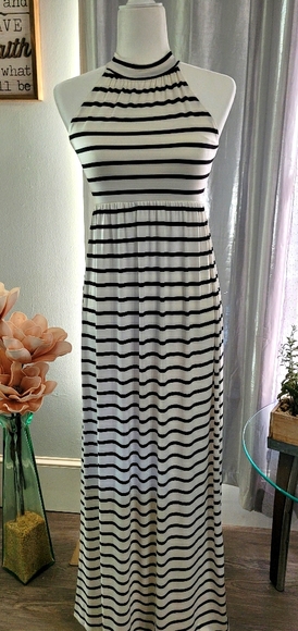 ๐HP๐๐๏ธ HALTER MAXI DRESS - Picture 4 of 6